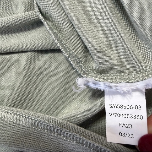Athleta Women's Ease In Top Fern Green Size Medium - Picture 4 of 7